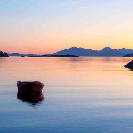 Bothan Dubh Self Catering Cabin Kishorn Esterno foto